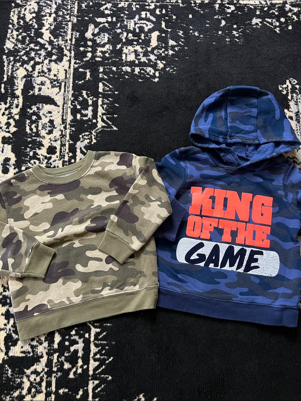 Boys 2 pc sweatshirt bundle size 3T